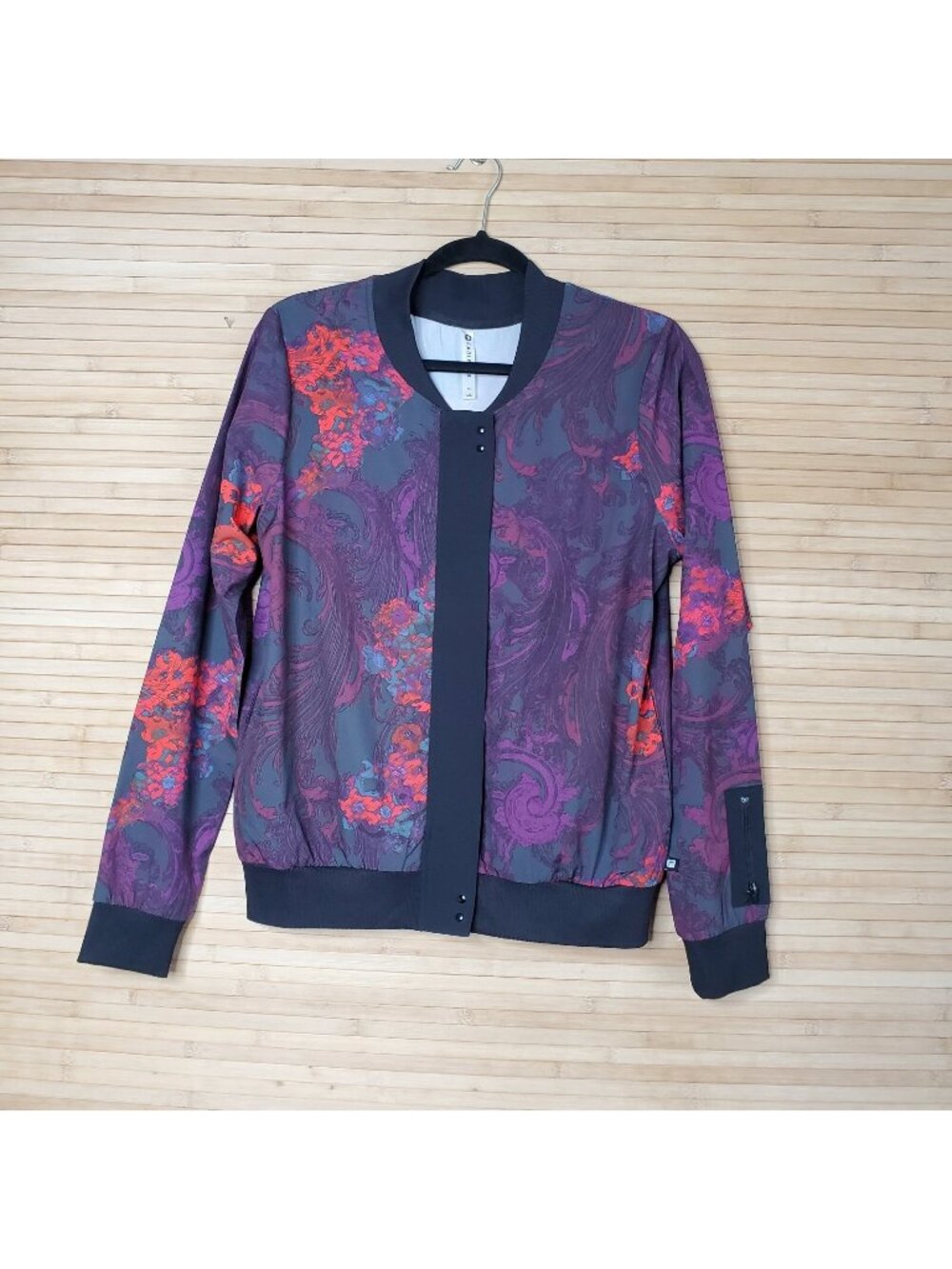 Fabletics Black Dark Floral Zipper Bomber Ithaca Jacket Athletic Size Medium